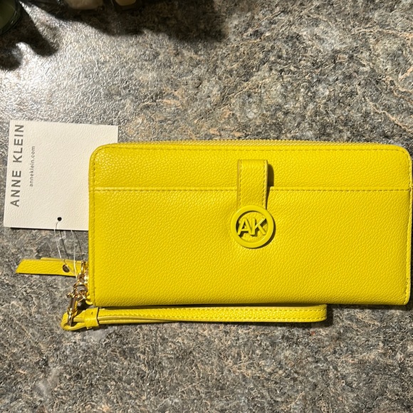 NWT Anne Klein Slim Zip Wallet, AK Coated Hardware & Detachable Wristlet in Lime - Picture 1 of 9